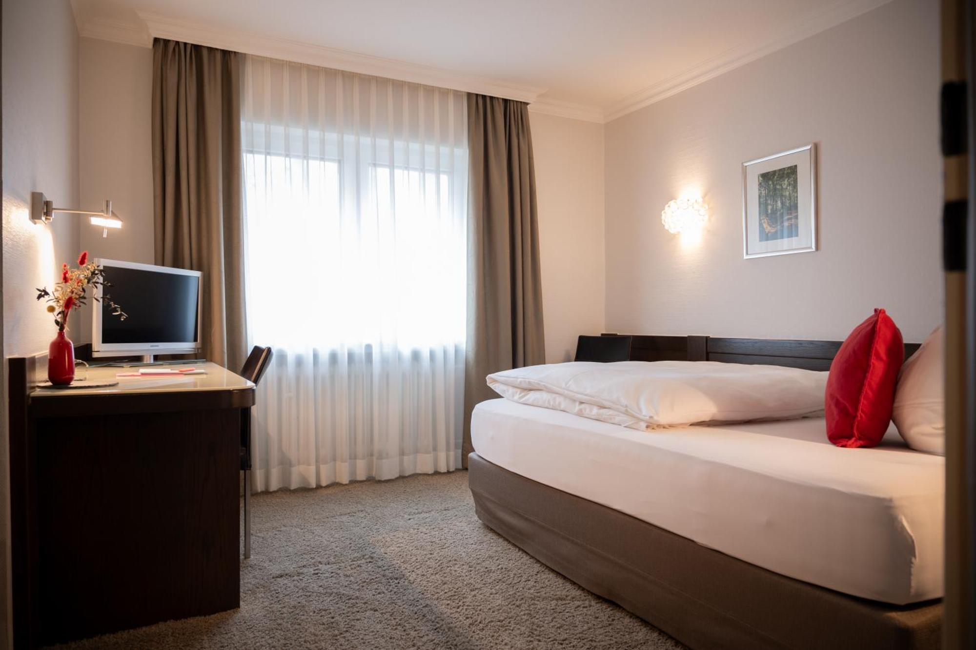Hotel Menge "An Der Schlacht" Арнсберг Екстериор снимка